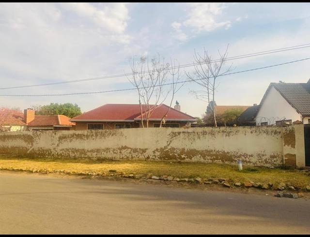 3 BEDROOM PROPERTY TO RENT IN CRESWELL PARK